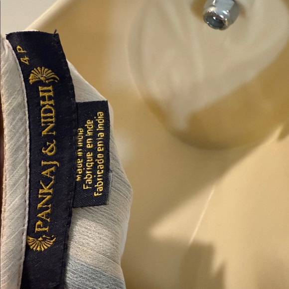 PANKAJ & NIDHI Norma Pleated Maxi Dress 4P - Picture 10 of 13